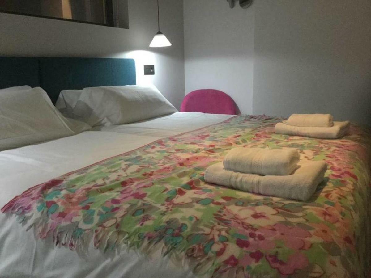 Apartamentos Rg Duplex San Bernardo Sevilla Kültér fotó